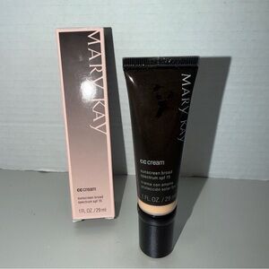 Mary Kay CC Cream Very Light Sunscreen Broad Spectrum SPF 15  - 1 fl oz